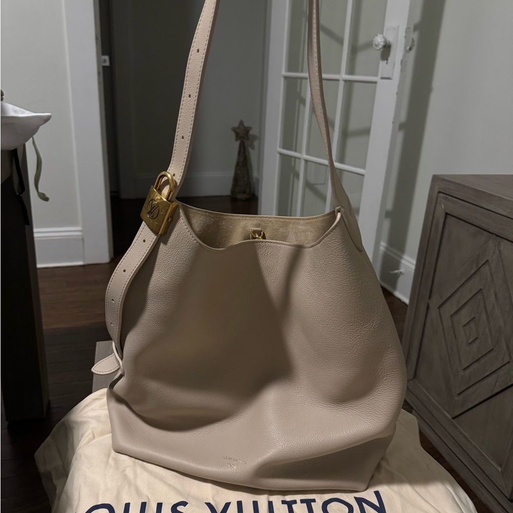 Louis Vuitton Cream Shoulder Bag with Gold Hardware